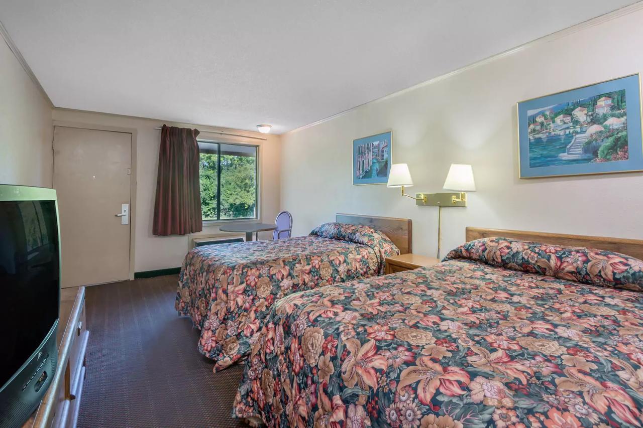 Knights Inn Columbus/Franklinton Zewnętrze zdjęcie
